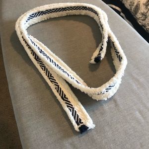 Woven fringe tie belt